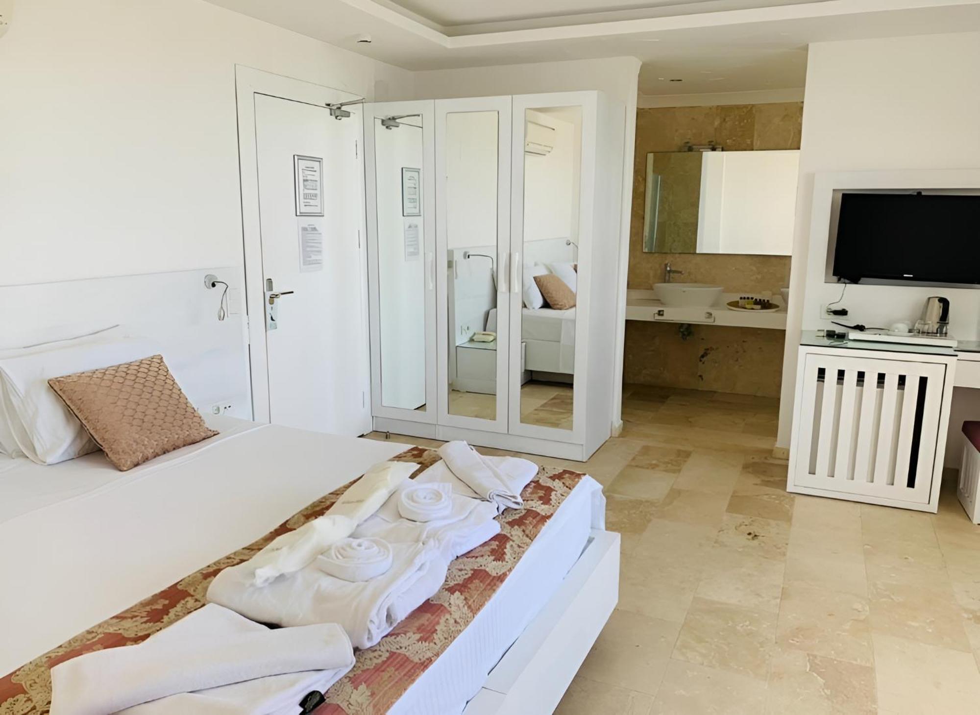 Oasis Hotel (Adults Only) Калкан Екстер'єр фото